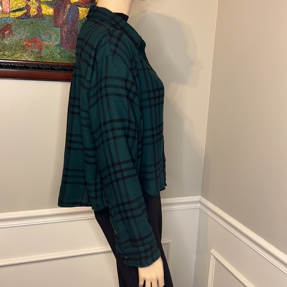 PINK deep teal & black plaid crop flannel - Picture 6 of 9